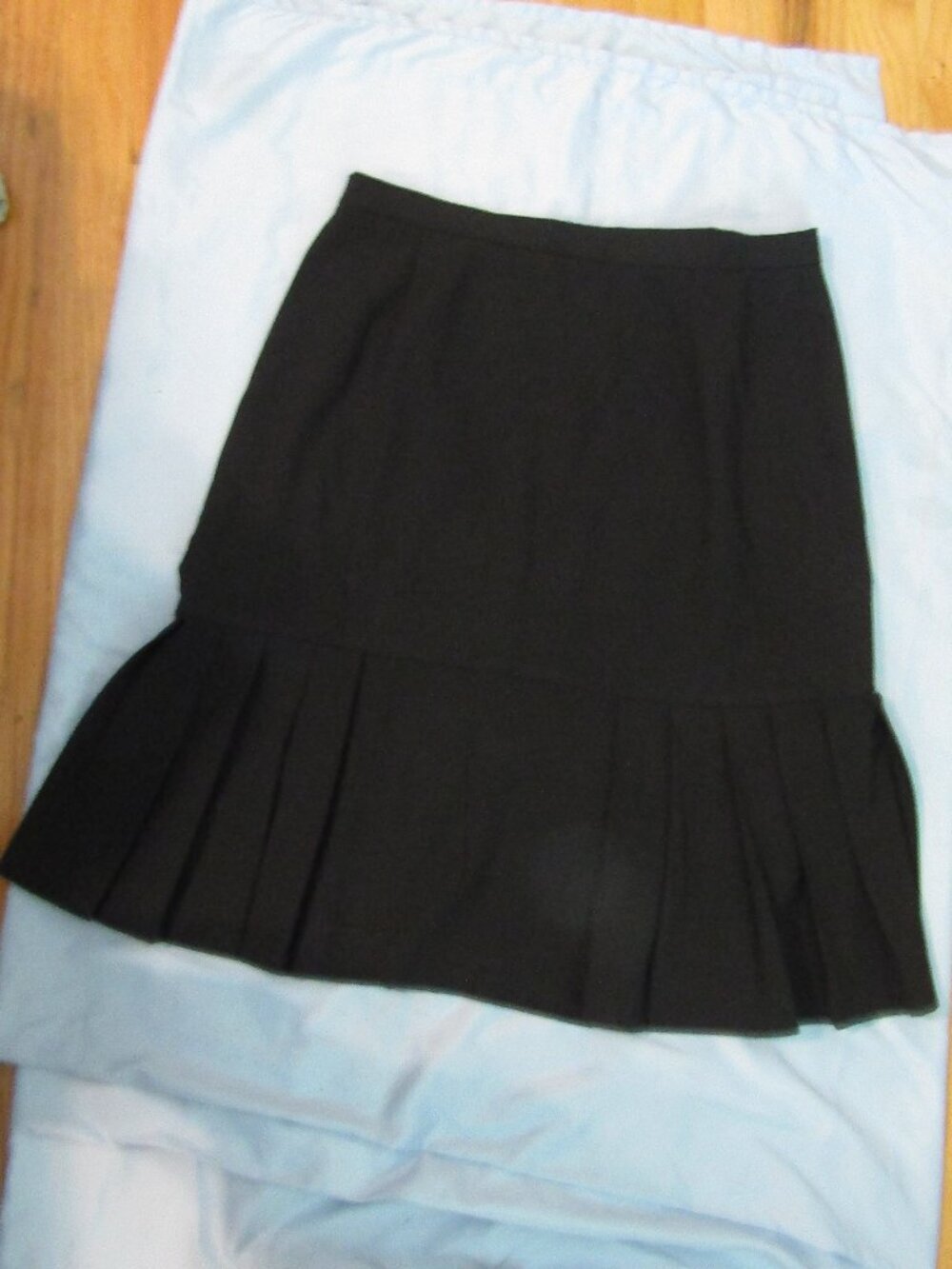 VINTAGE REQUIREMENTS Professional Midi Black Pleated Bottom Skirt Size 10
